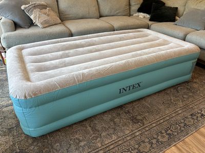 Inflatable Twin Air Mattress – 17” Thick – No Pump Included