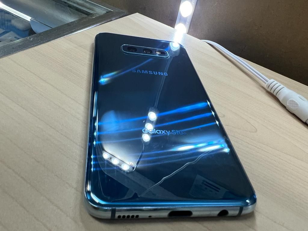 Samsung Galaxy S10E 128gb - Unlocked