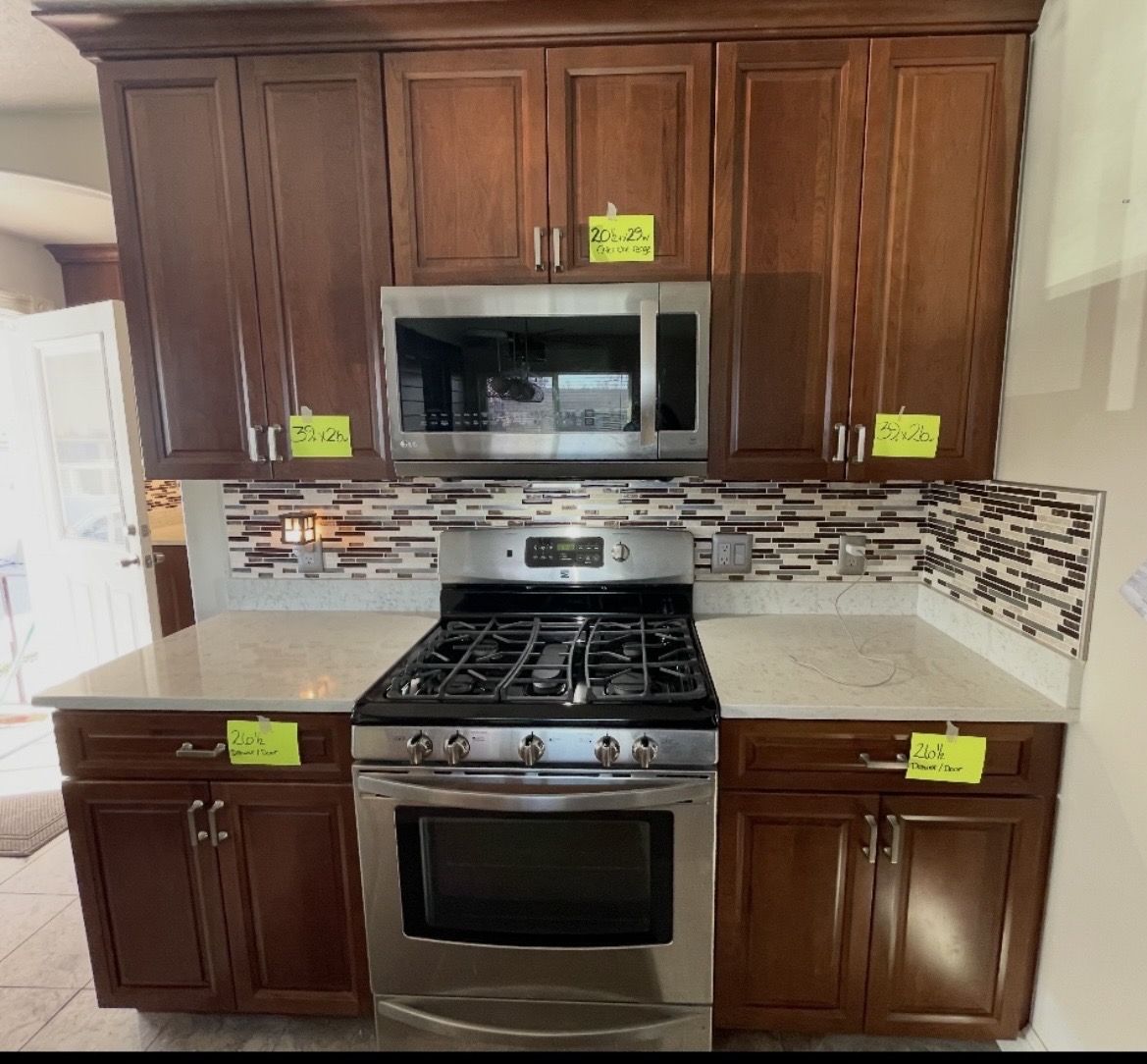 Cherry Kitchen Cabinets & Granite Counter Tops