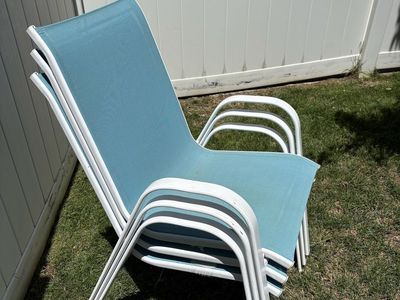 Set of 3 stackable patio chairs