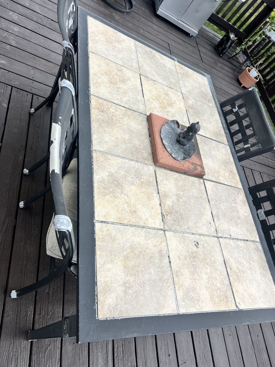 Outdoor table and 6 chairs