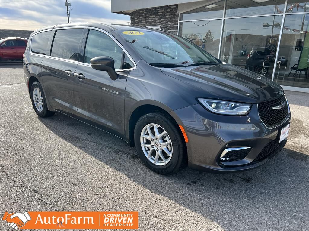 2023 CHRYSLER PACIFICA Touring L