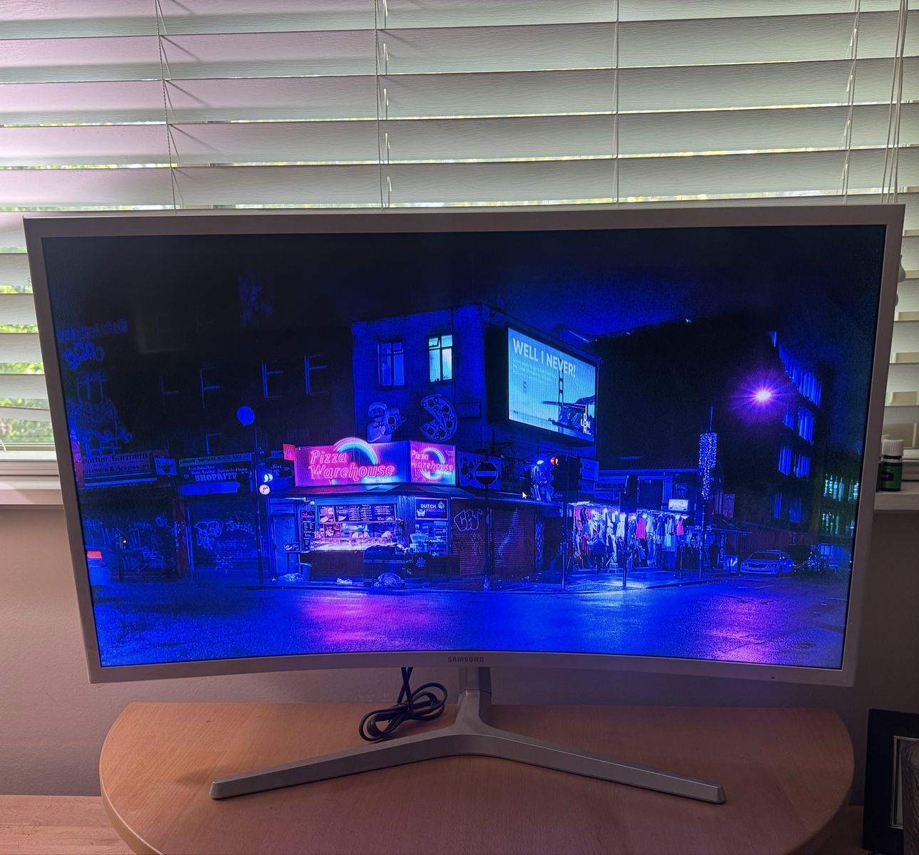 Samsung 32" Curved Monitor (C32F397FWN) - Mint + Original Box