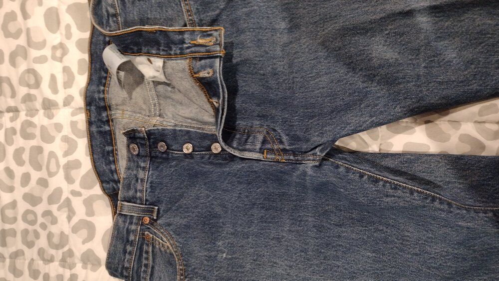 LEVIS 501s 36X32
