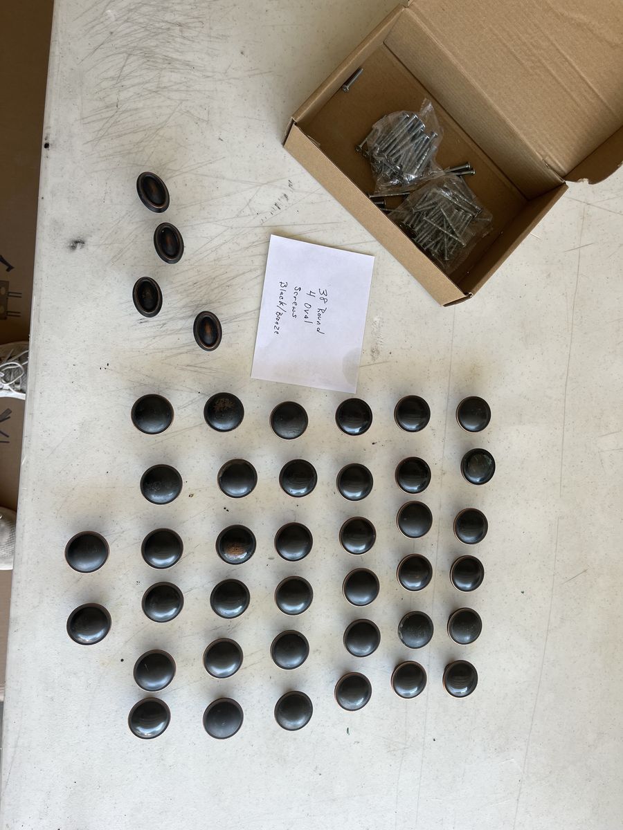 Cabinet knobs