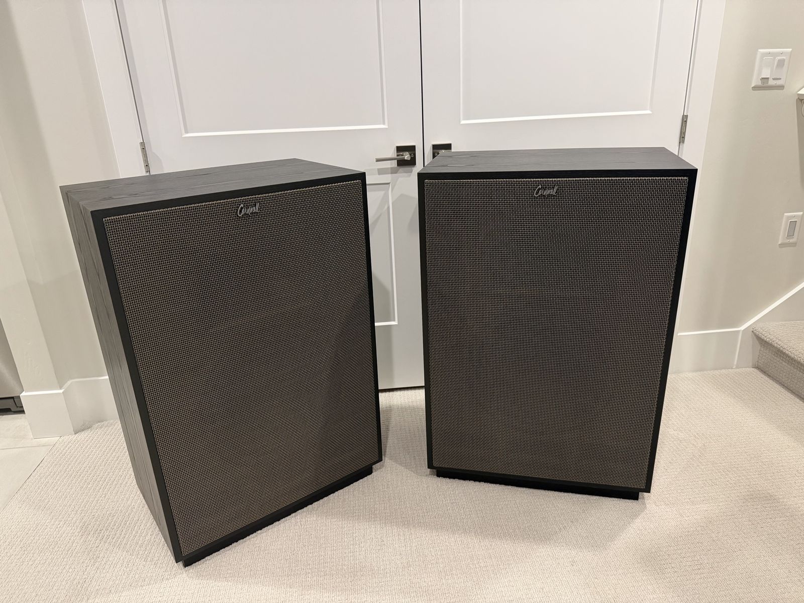 Klipsch Cornwall IV black ash Floor Standing Speakers - Pair