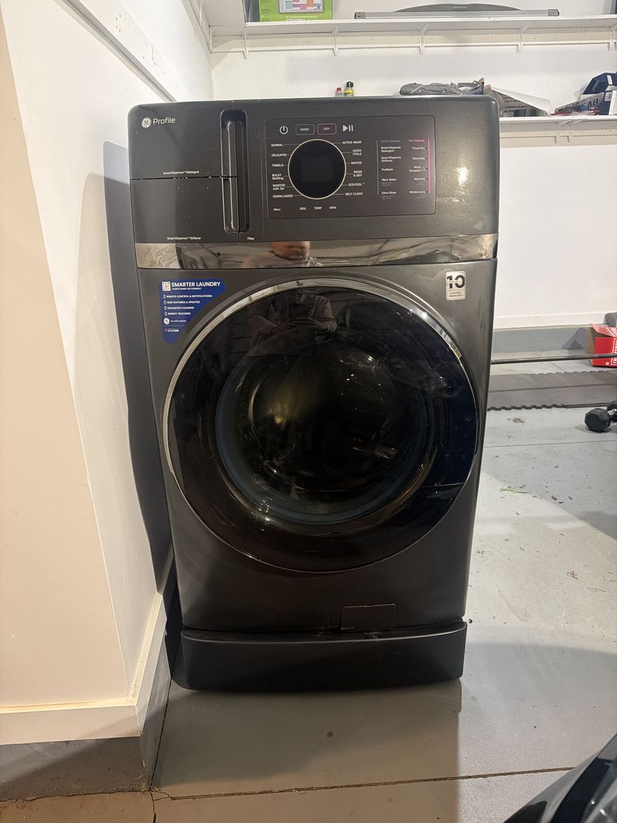 GE washer/Dryer Combo plus stand