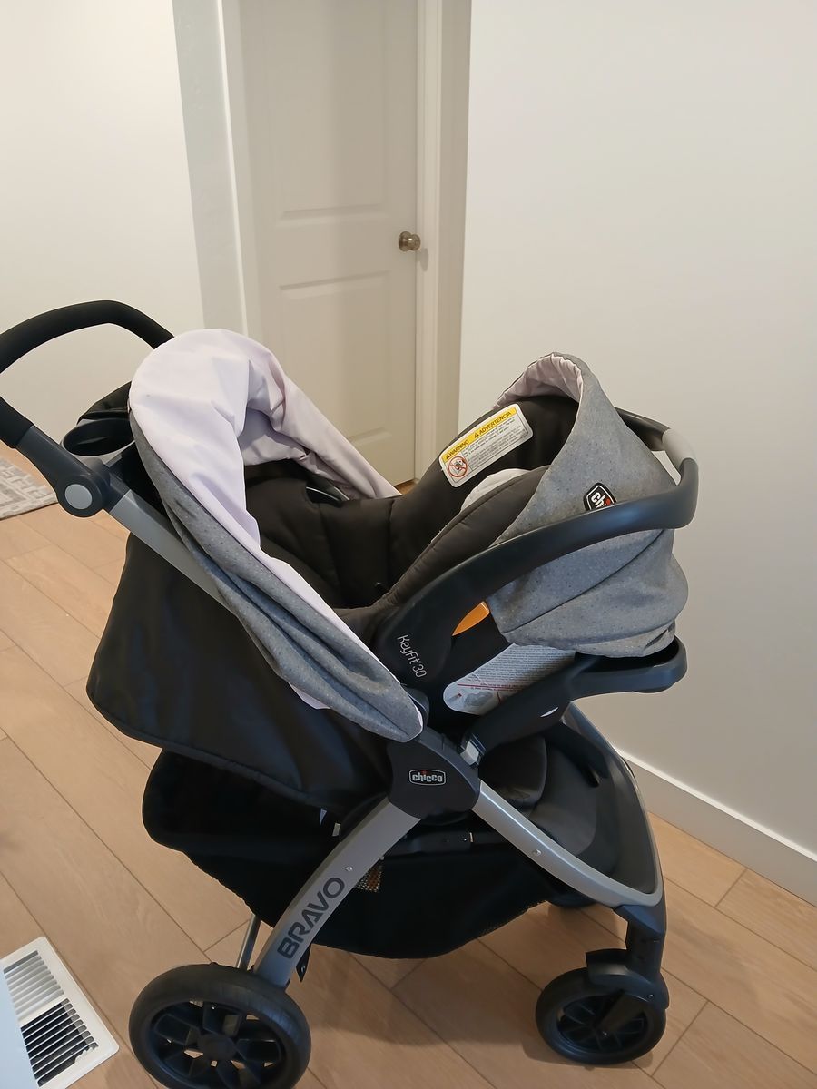 Chicco bravo travel system ava gray