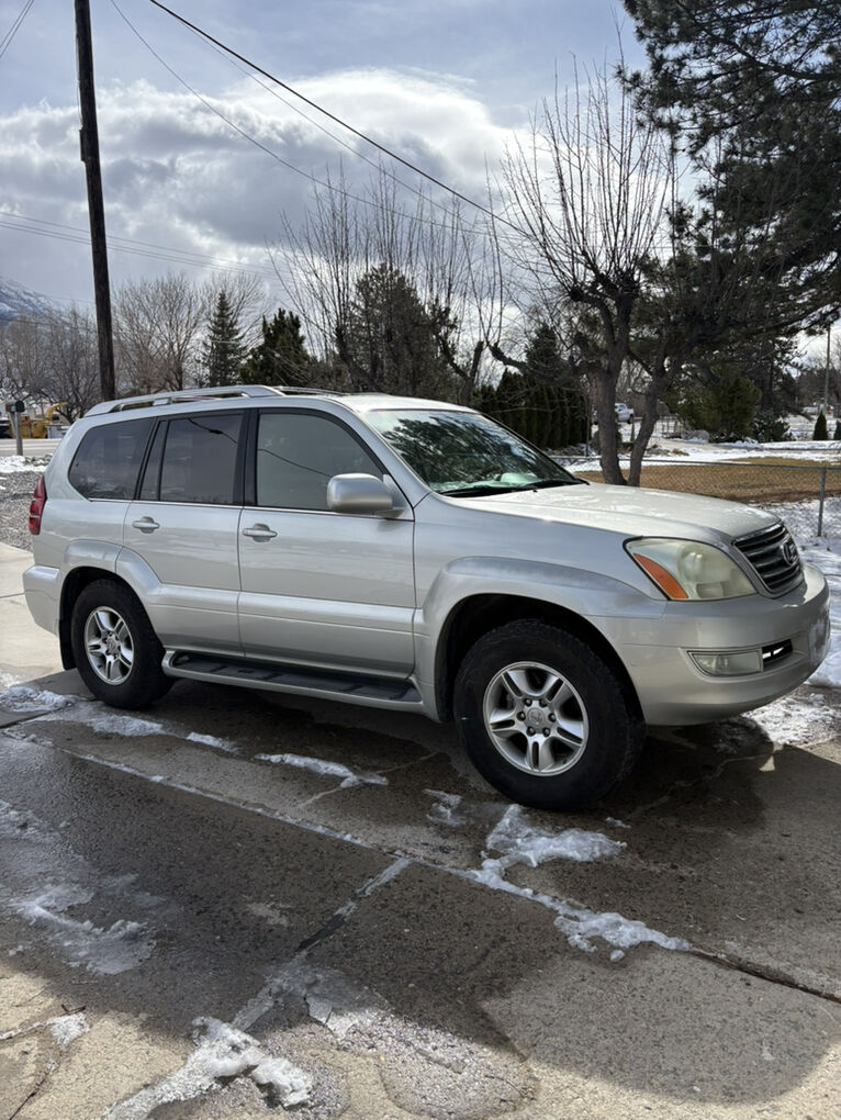 2004 LEXUS GX 470