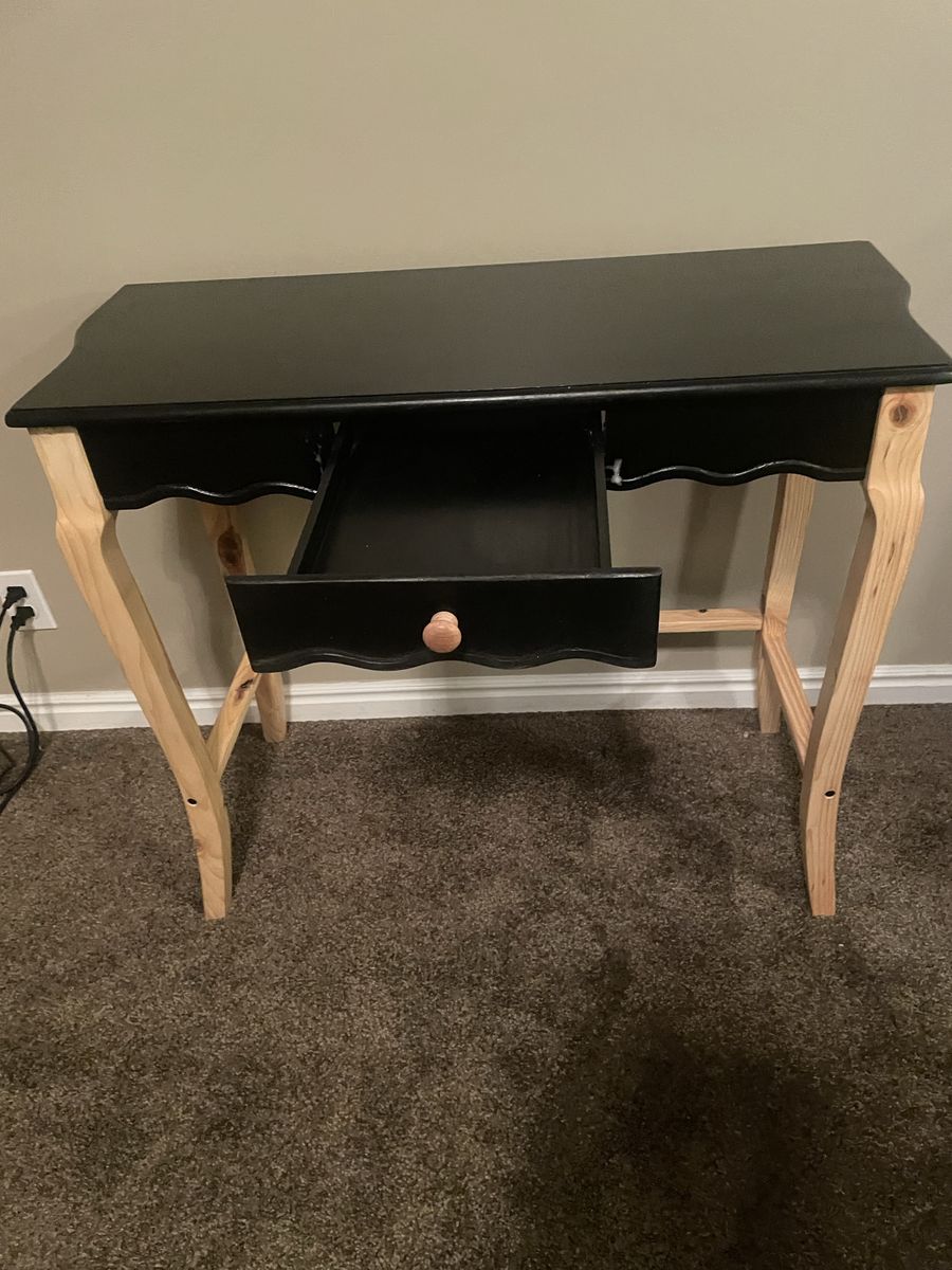 Entry way table