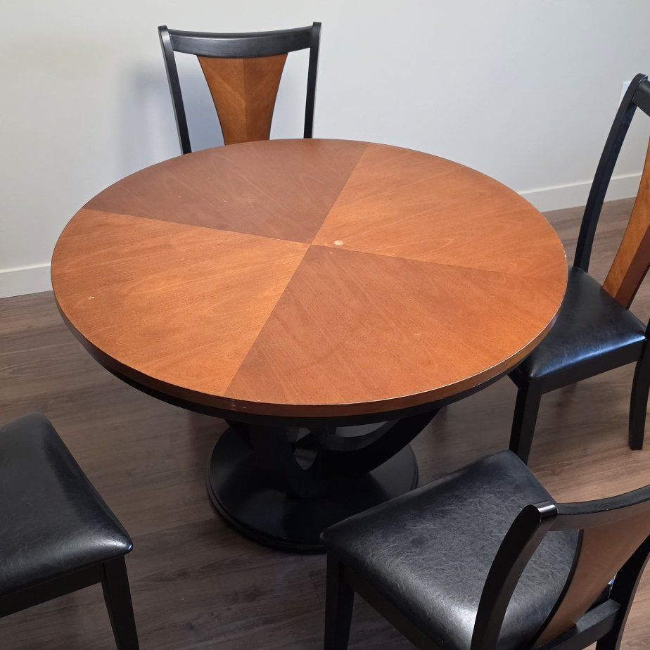 Dinning room table