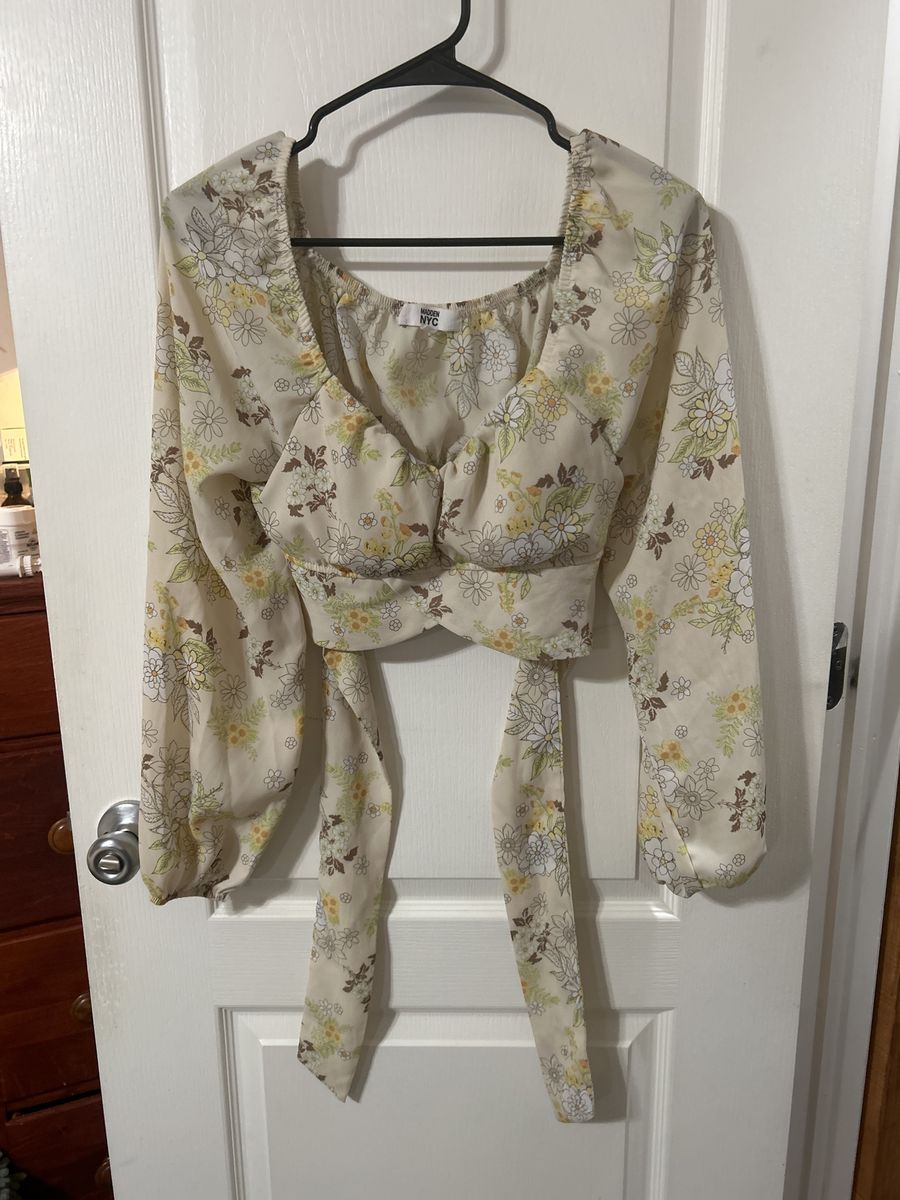MADDON NYC Cream Floral Crop Top Blouse | Women's Size M | Square Neck, Tie Front, Long Sleeve