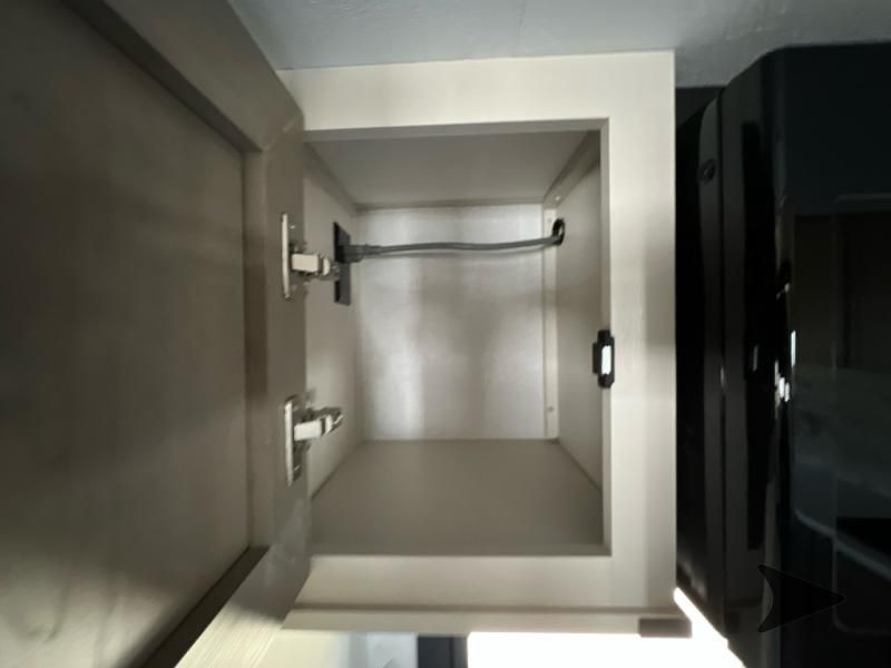 Main image 32