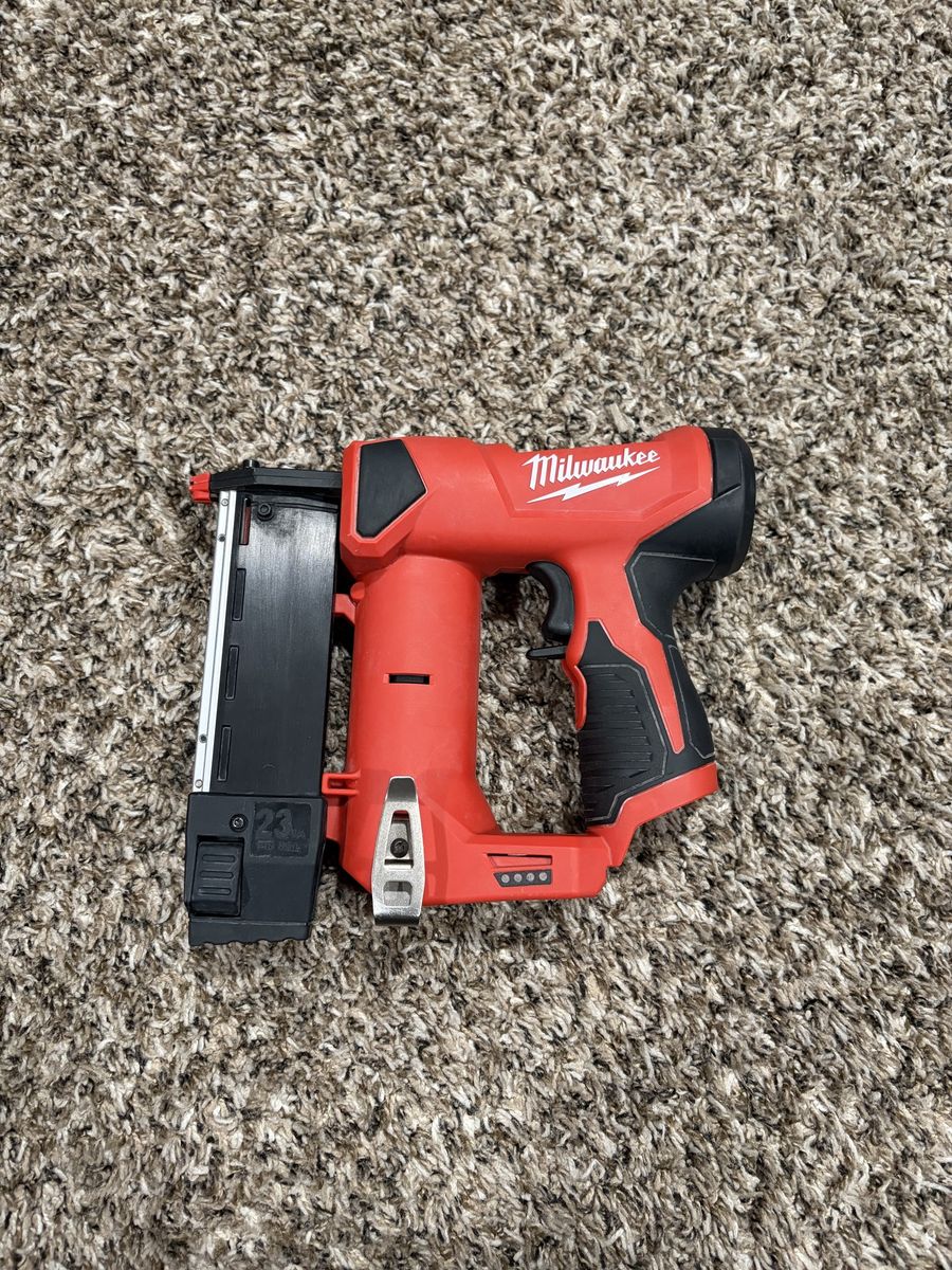 Milwaukee M12 23 Gauge Pin Nailer 2540-20 (Tool-Only)