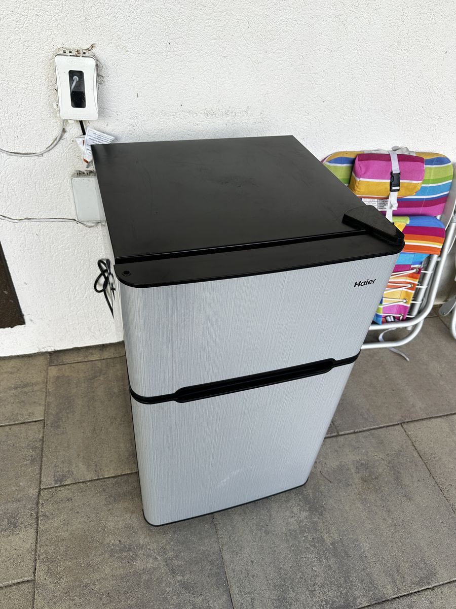 Haier mini-fridge + ice trays