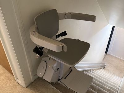 Straight stair lift