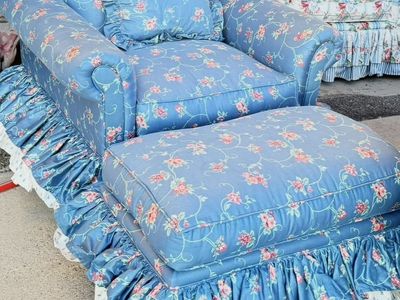 Small Chair with Ottoman