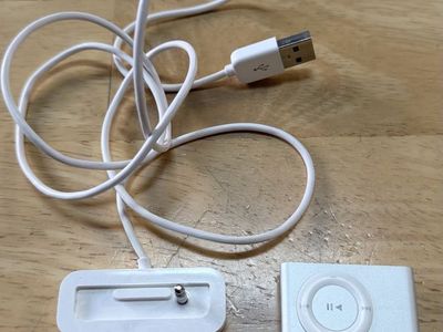 Apple iPod Shuffle 2nd Gen (Silver 1GB)