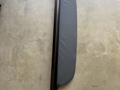 Brand new 2023 Toyota venza cargo cover OEM