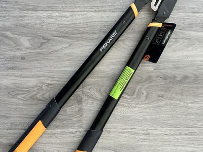 Fiskars Ratchet Loppers Ultrasharp 31in