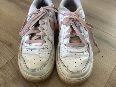 Nike Air Force 1 Low White/Pink Sneakers - Girls' Size 4Y
