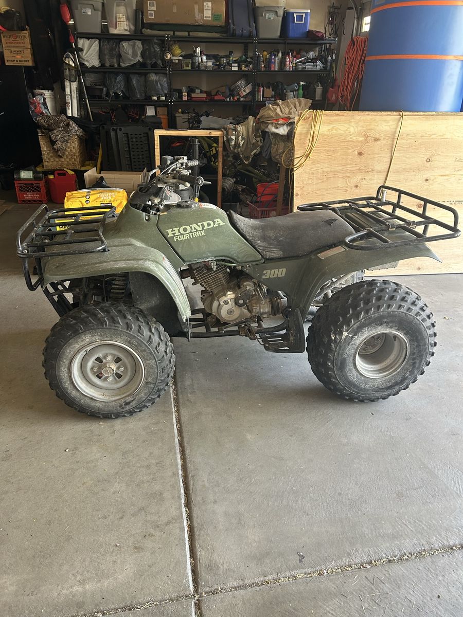 Honda Fourtrax 300 ATV - Hunter Green, Reliable Off-Road Vehicle