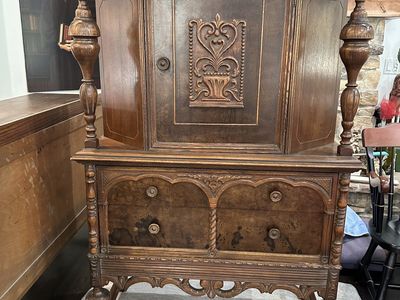 1930’s vintage solid wood hutch