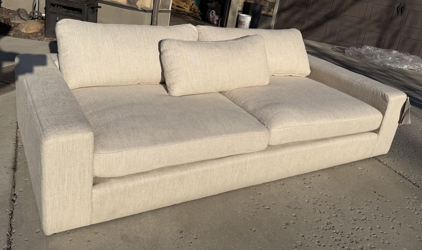 Modern Sofa – Excellent Condition