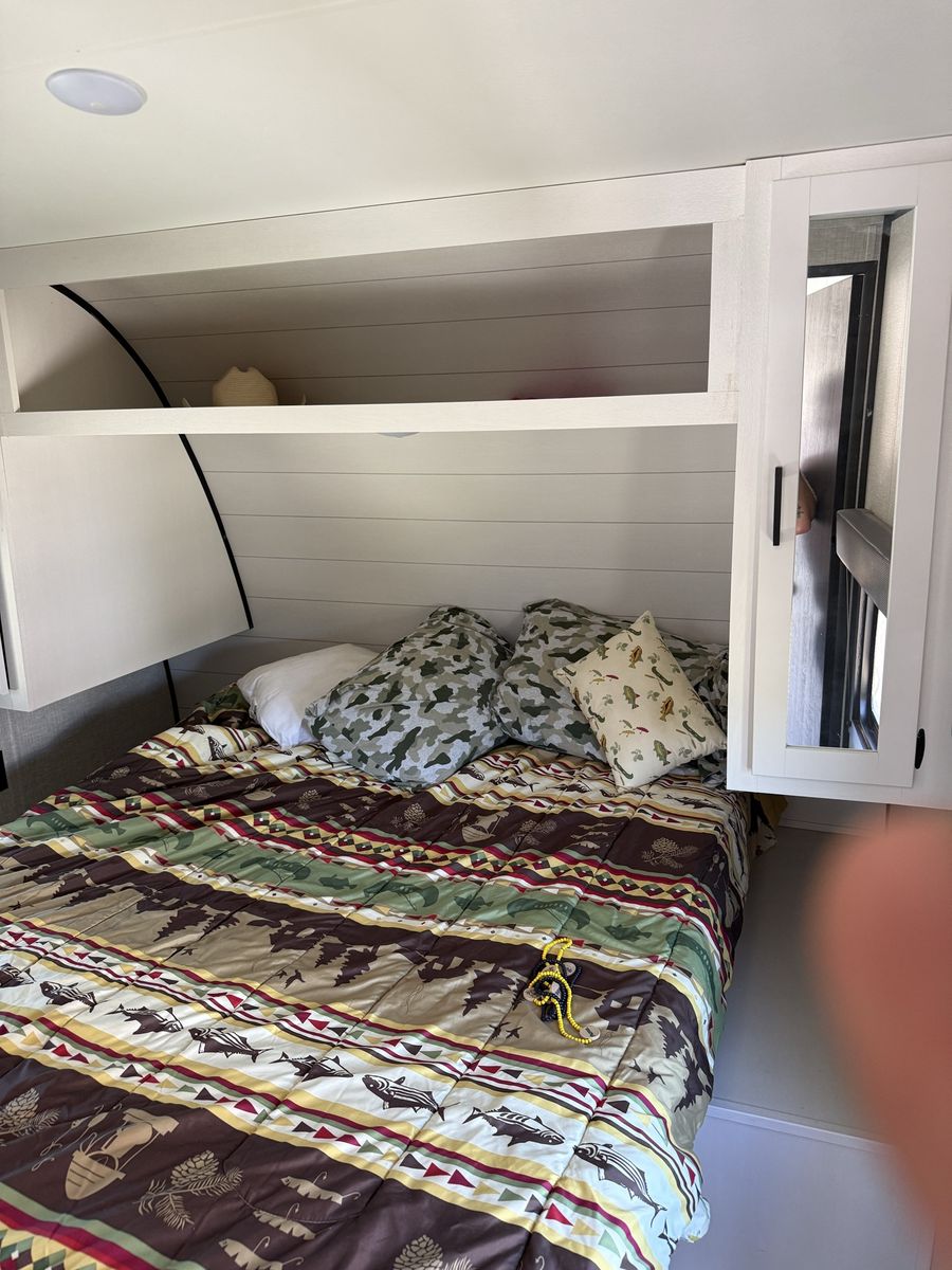 Main image 6