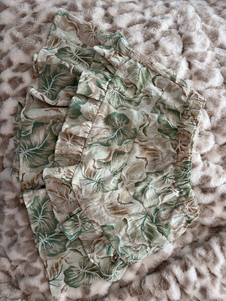 Forever 21 Women's Green/Tan Palm Print Ruffle Mini Skirt Size M