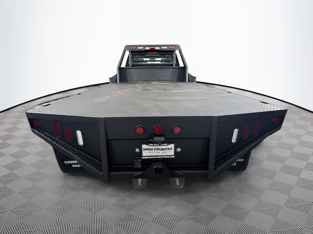 Main image 6