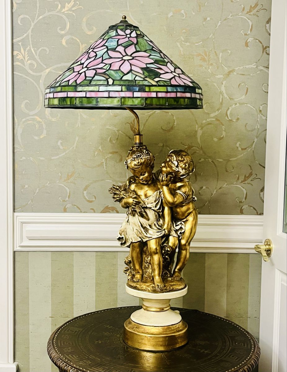 VINTAGE LARGE SCULPTURAL TABLE LAMP AUGUSTE MOREAU INNOCENTS TIFFANY STYLE SHADE