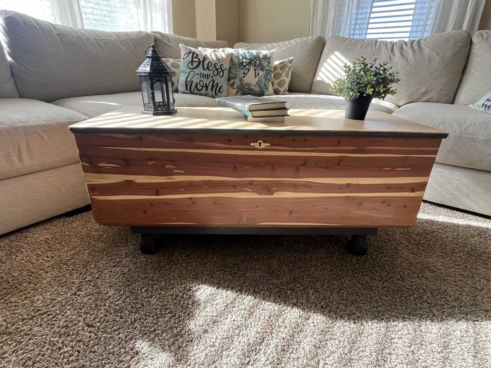 Fully Refinished Cedar Chest / Storage / Coffee TB