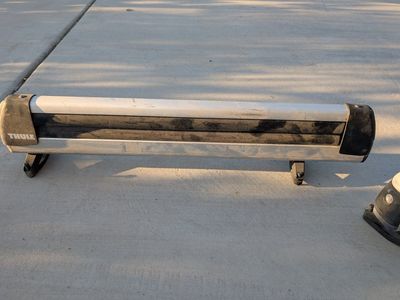 Thule Ski and Snowboard Carrier Roof Rack, Silver/Black