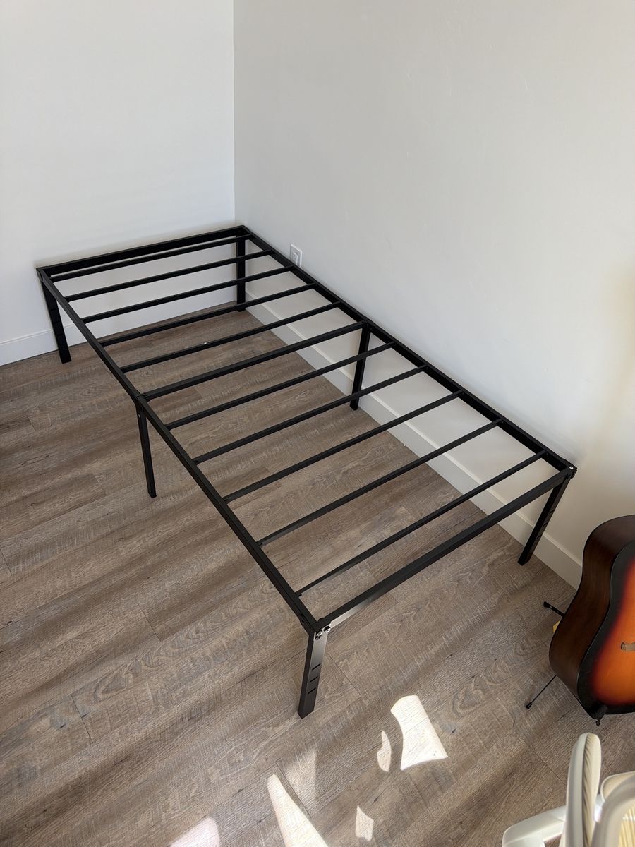 bed frame (single size)