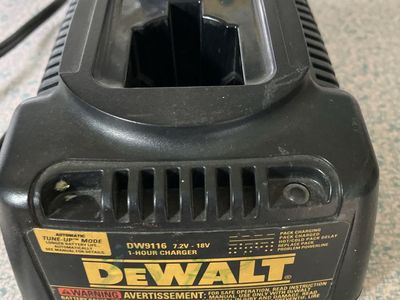 DeWALT Variable Voltage Battery Charger DW9116