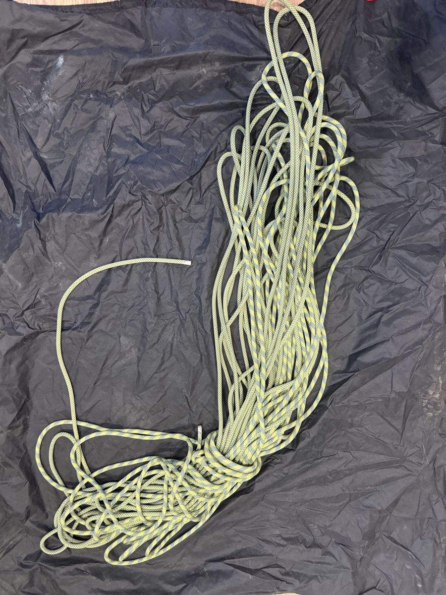 Lightly Used Beal Booster III 9.7mm 70m Dry Cover Climbing Rope - Blue/Yellow By-PatternPattern $225 OBO
