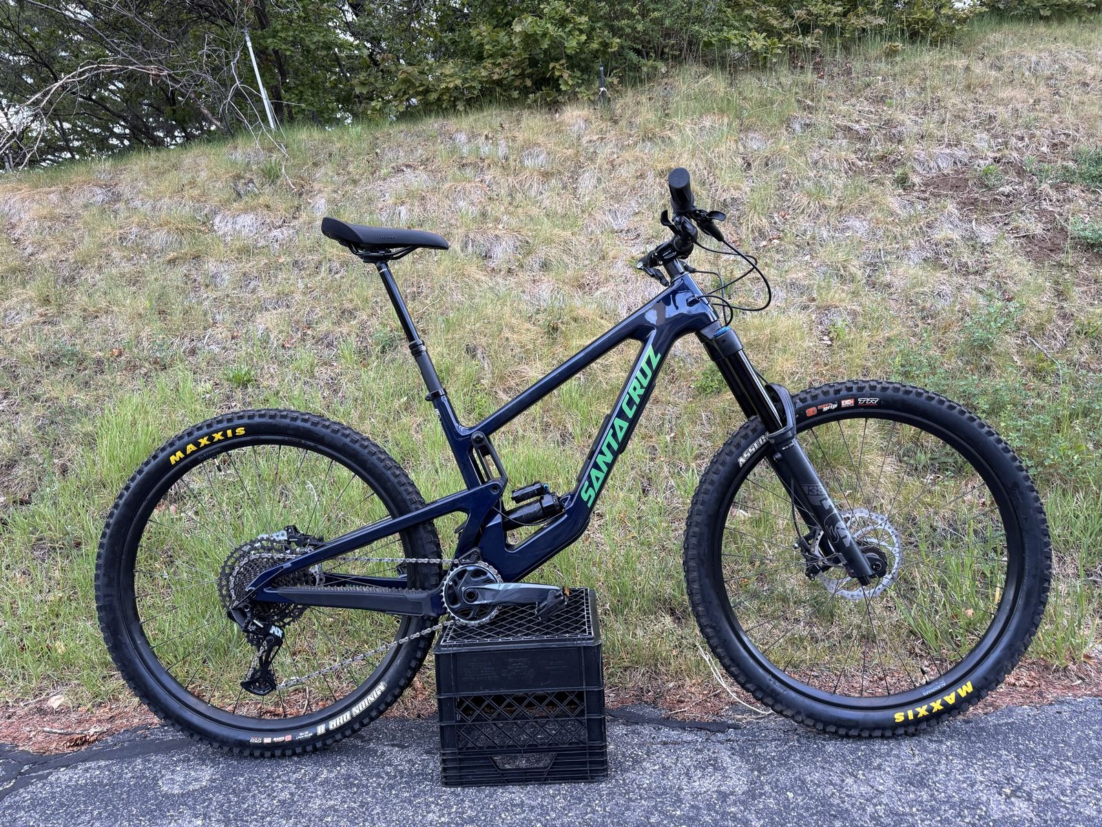 2023 Santa Cruz Megatower V2 Large