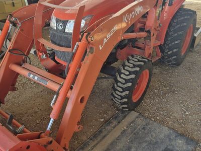 Kubota L3301 HST Tractor
