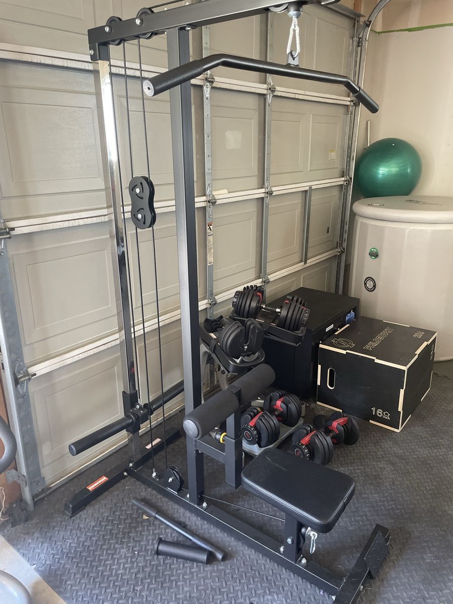 Lat Pulldown Machine with Low Row Attachment