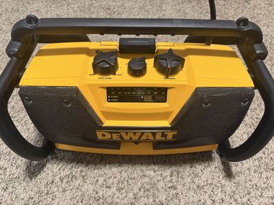 DeWalt DC011 Jobsite Radio & 1-Hr Battery Charger - AM/FM Stereo, Power Tool Accessory