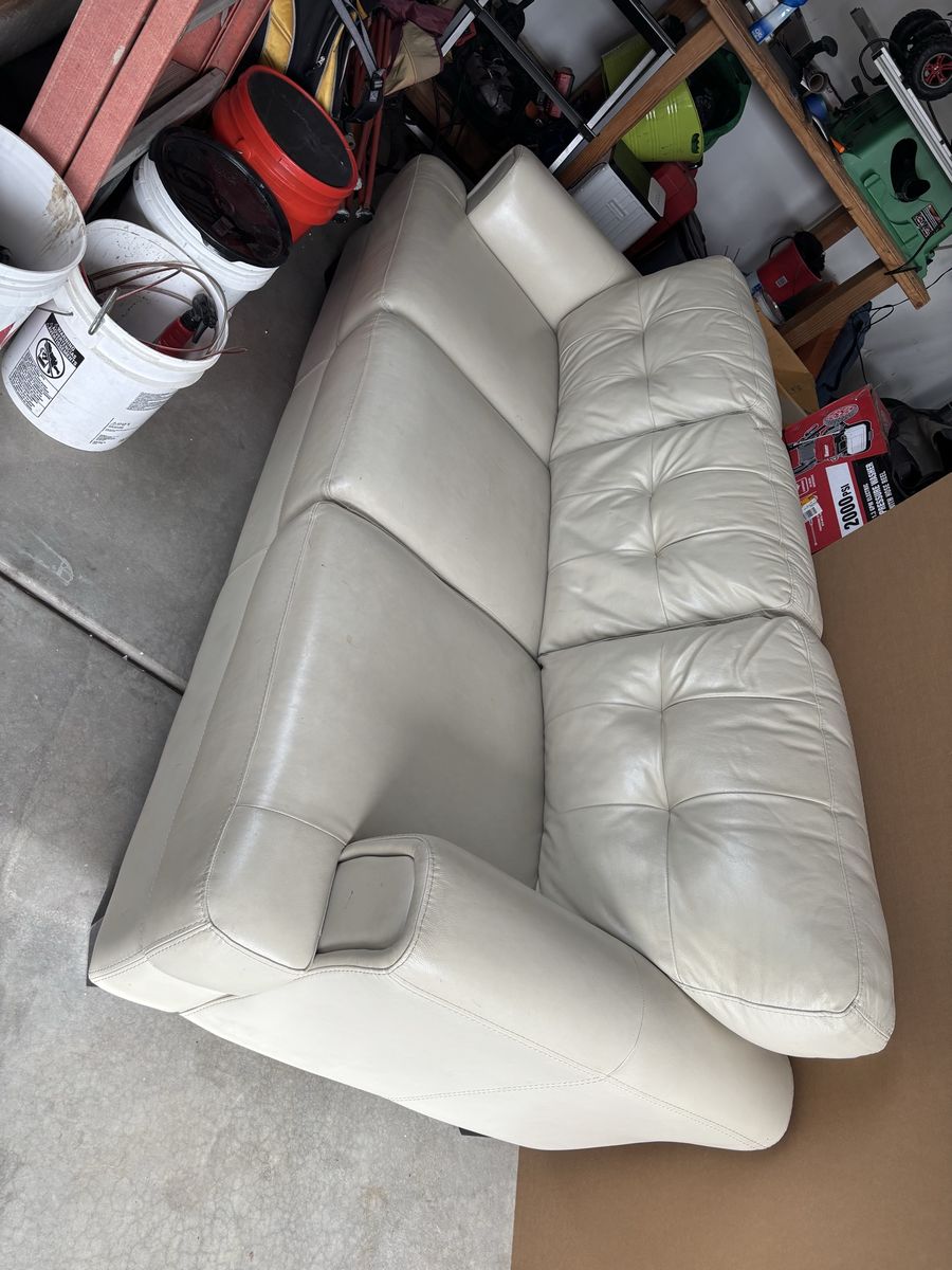 Cream Leather Tufted Sofa - 3-Seater Couch, Modern Style