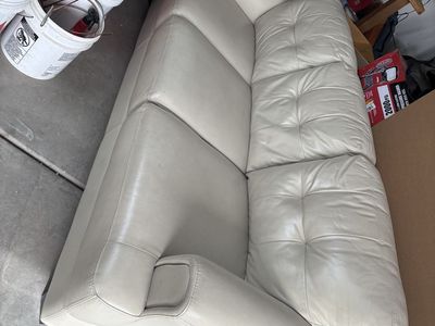 Cream Leather Tufted Sofa - 3-Seater Couch, Modern Style