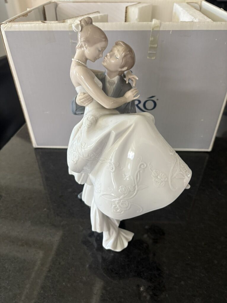 Elegant Lladro The Happiest Day NIB