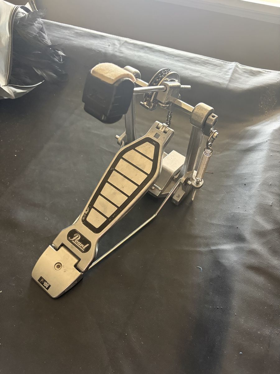 Pearl P-100 Bass Drum Pedal