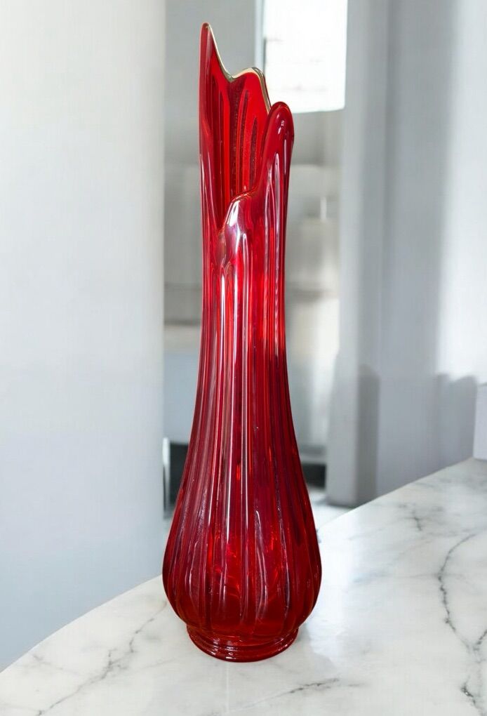 Vintage Amberins Ribbed Swung Vase