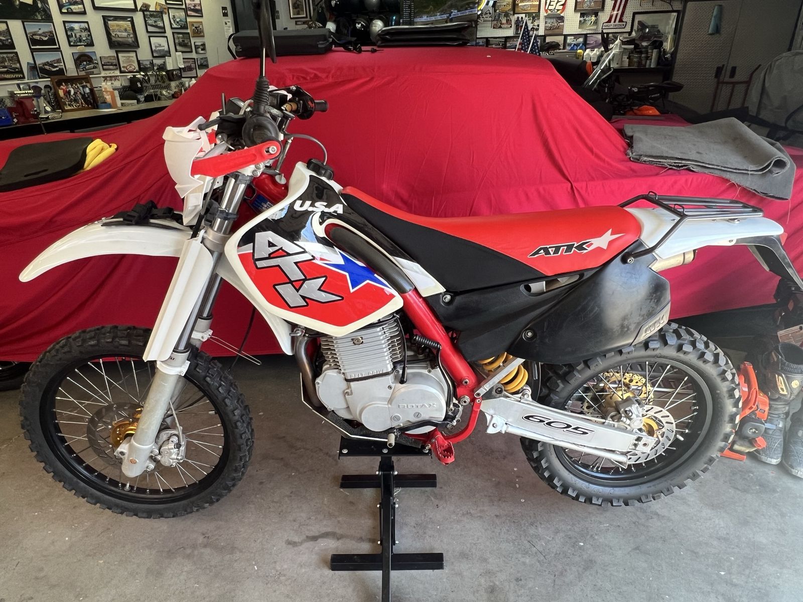 2000 ATK 605 CCES like new!