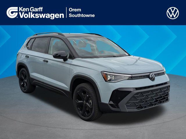 2026 Volkswagen Taos SE Black 4Motion