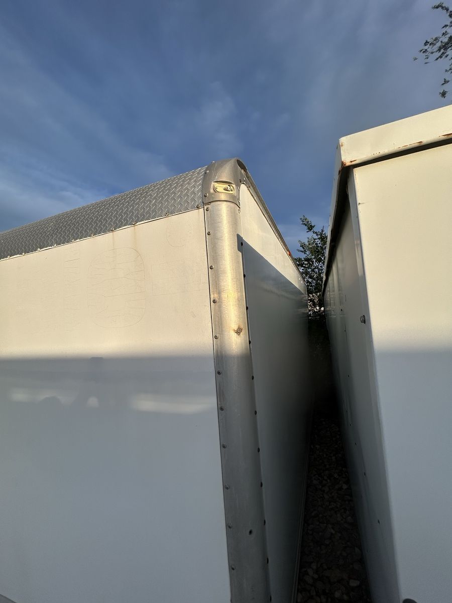 Main image 6