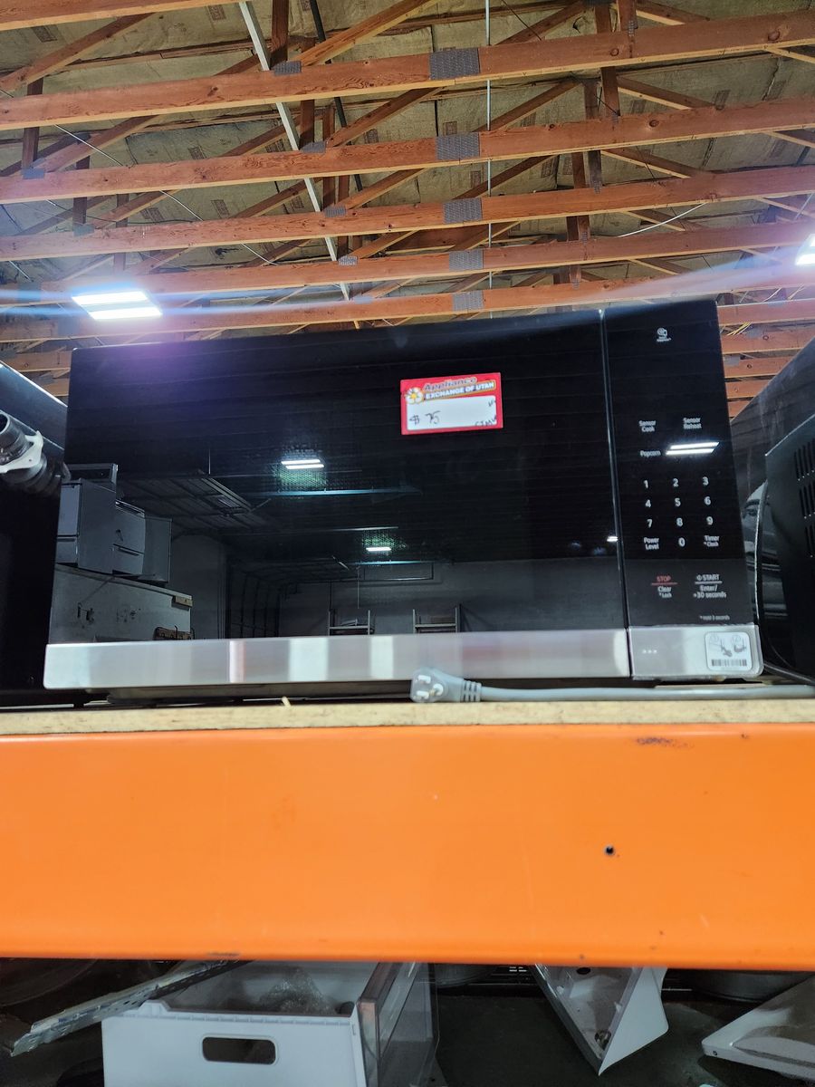 LG Countertop Microwave Oven with Sensor Cook - Black Stainless Steel Trim